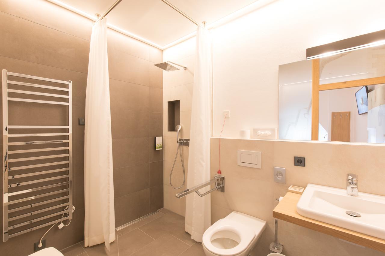 Triple Room,534889065:JPEG
